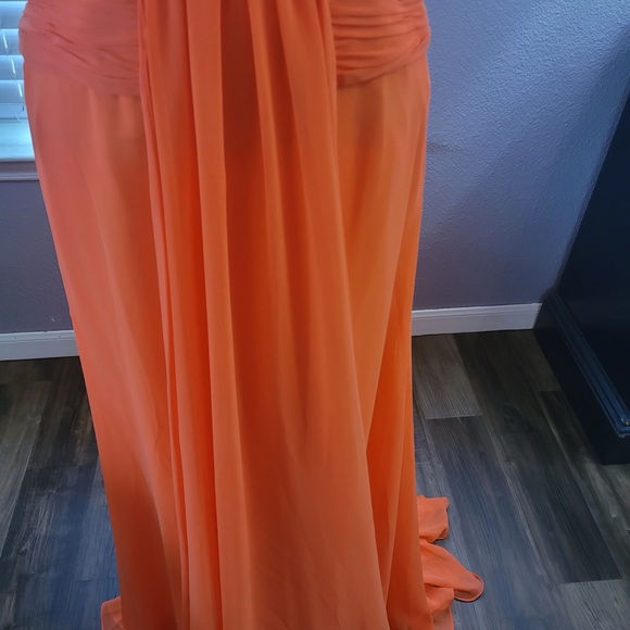 Dress - Picture 2 of 2